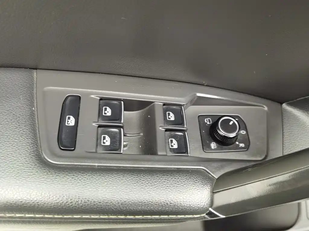 Volkswagen Tiguan L 2021 — миниатюра 9
