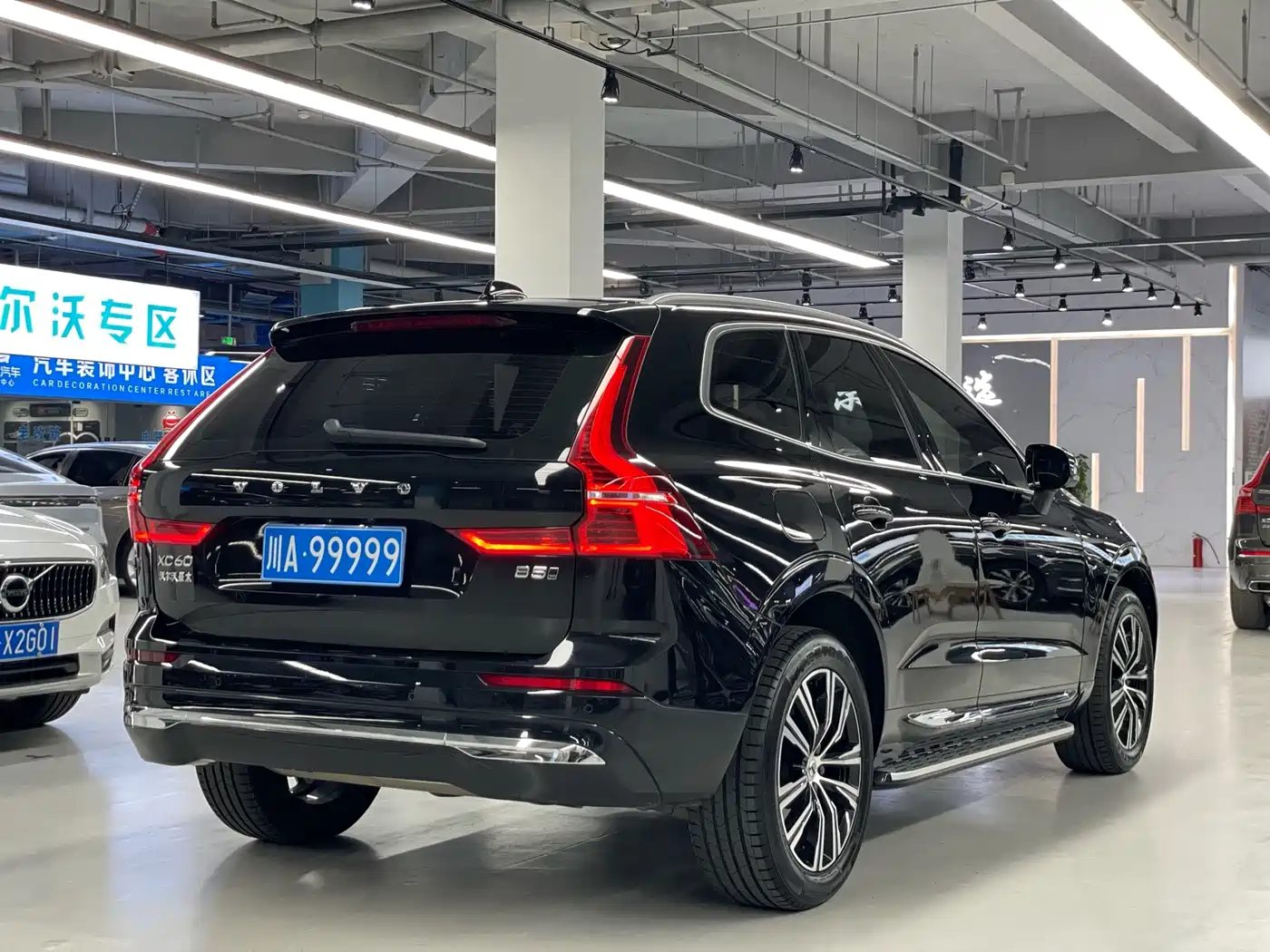 Volvo XC60 2021 — миниатюра 12