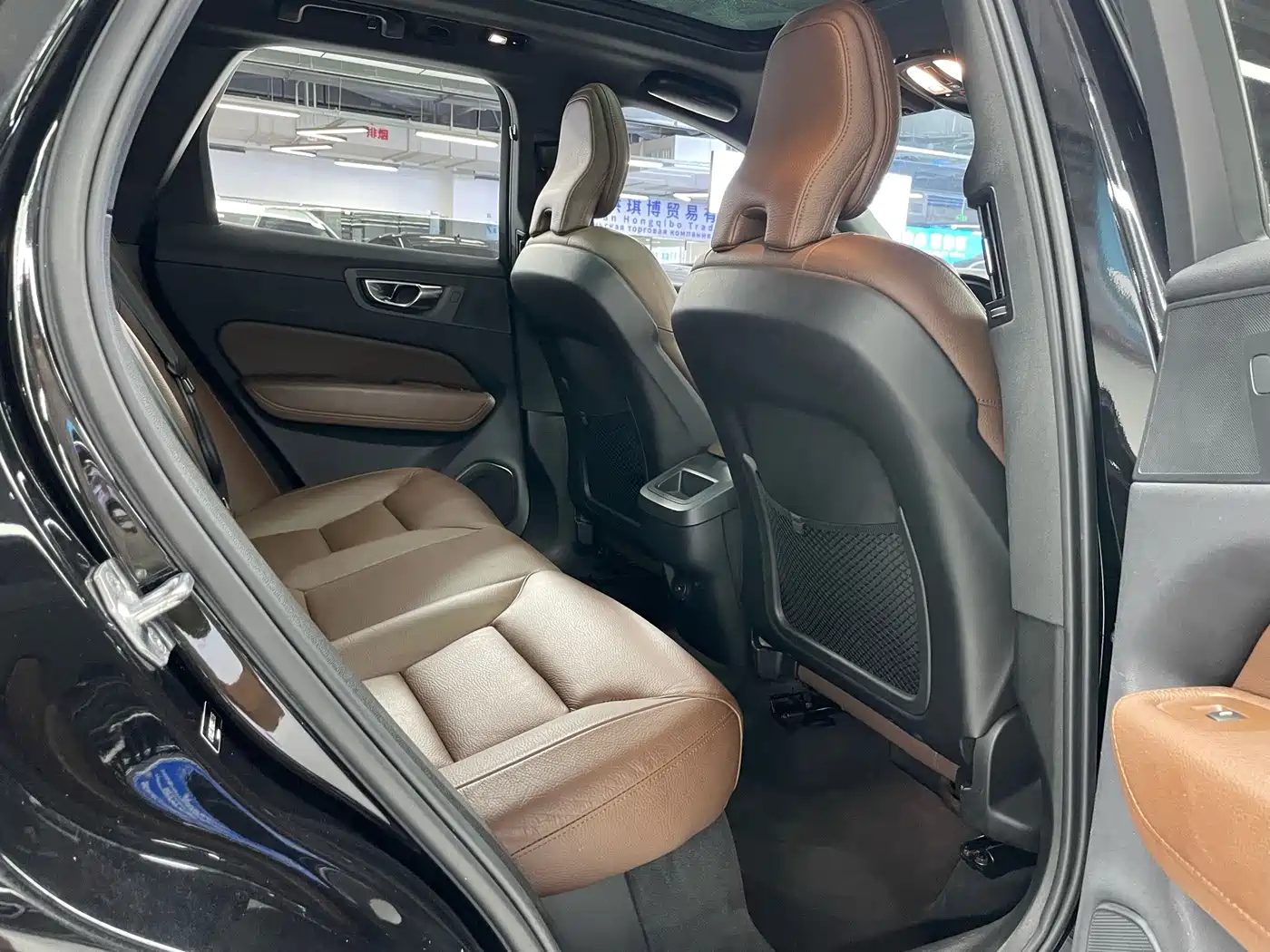 Volvo XC60 2021 — миниатюра 8