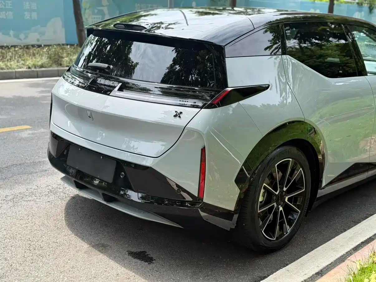 Zeekr X 2023 — миниатюра 6